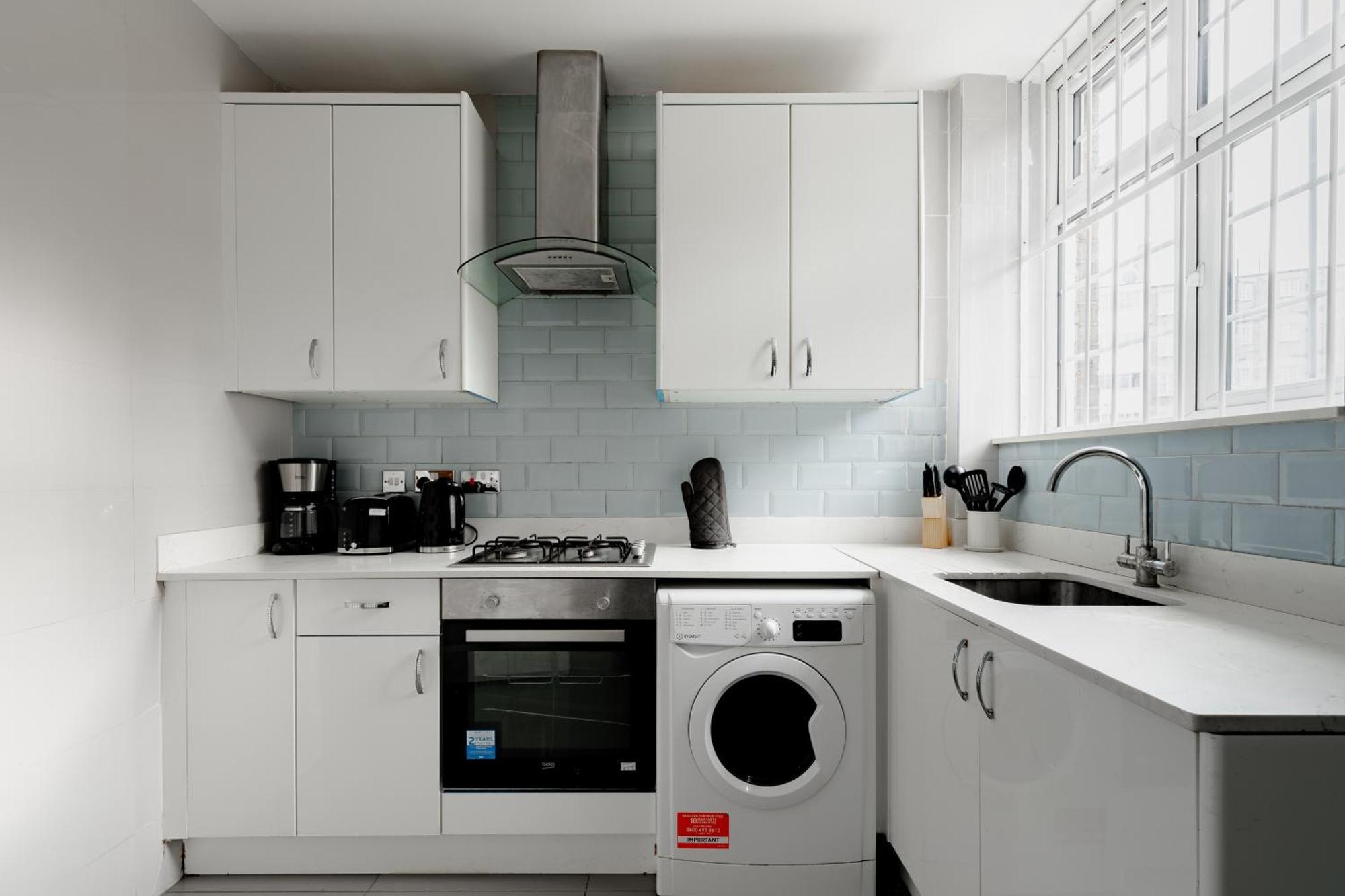 Marble Arch Apartments London Room photo